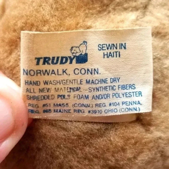 Vintage Nestle Scotchy Plush 1984 - Picture 3 of 7